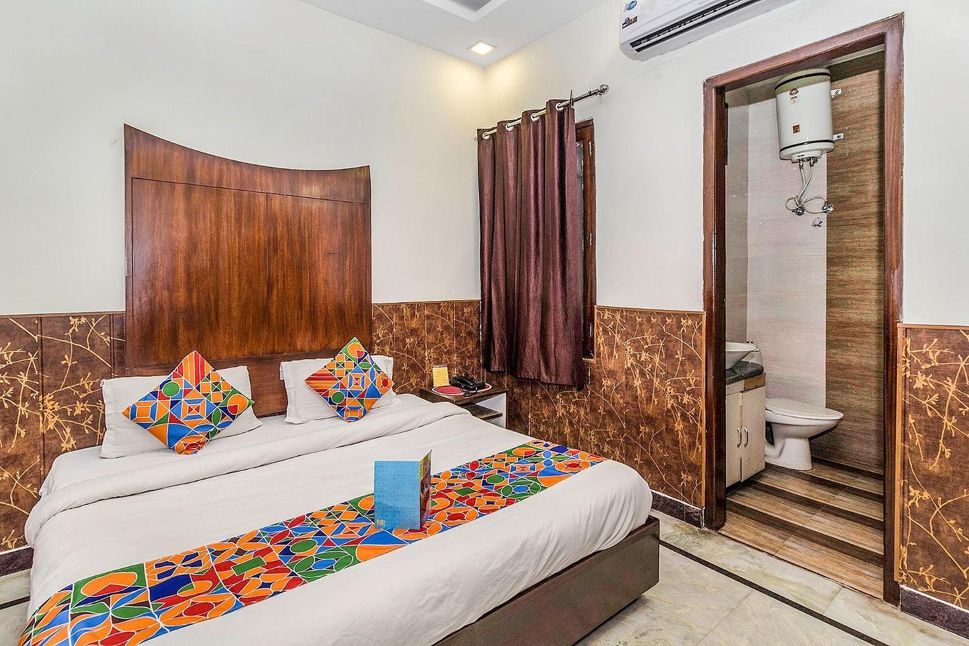 FabHotel Jindal Palace Deluxe Room 7