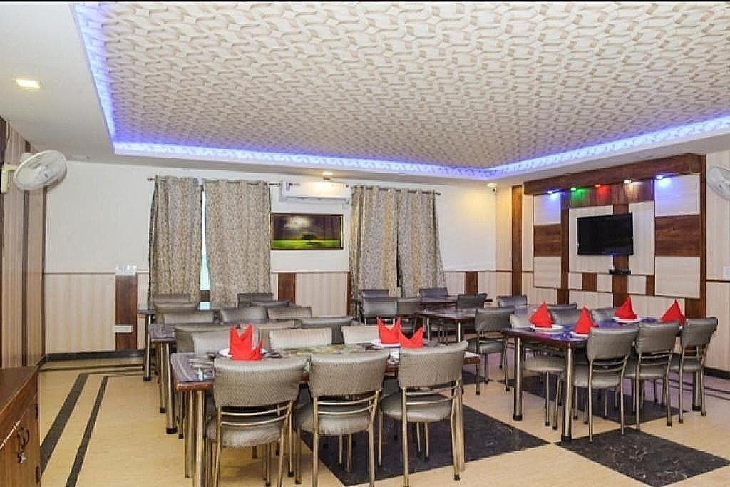 undefined FabHotel Jindal Palace 6