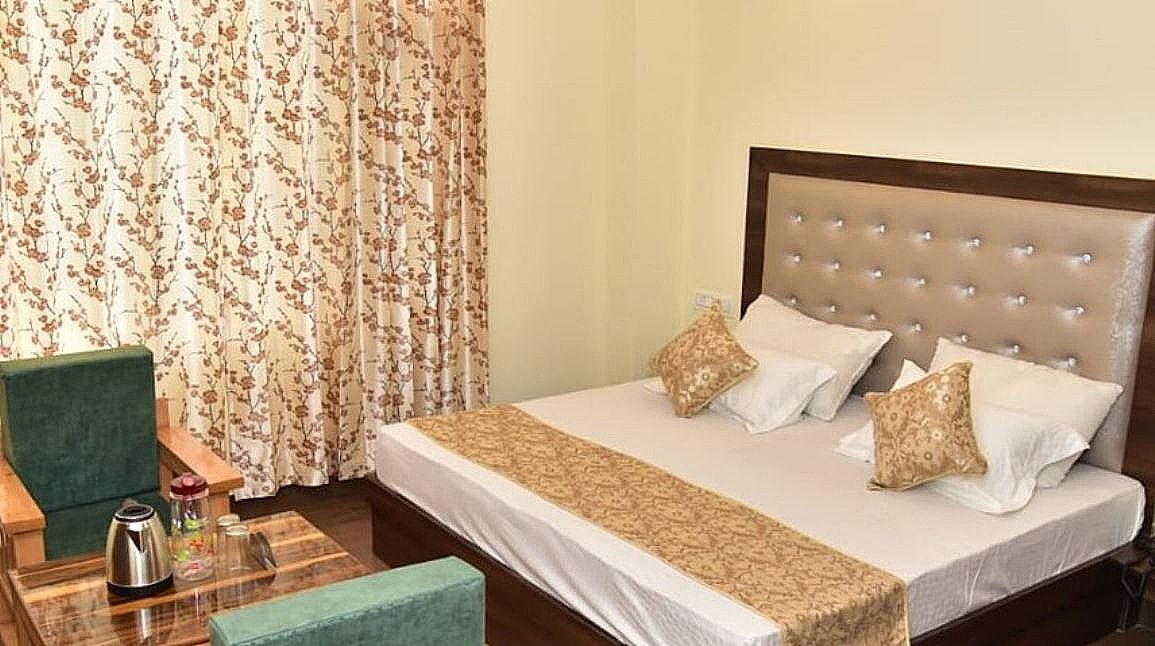 Royal Cedar Room