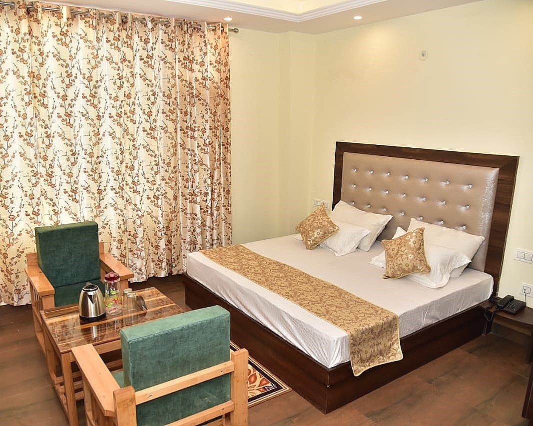 Royal Cedar Room
