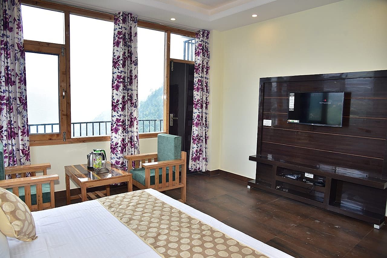 Royal Cedar Room