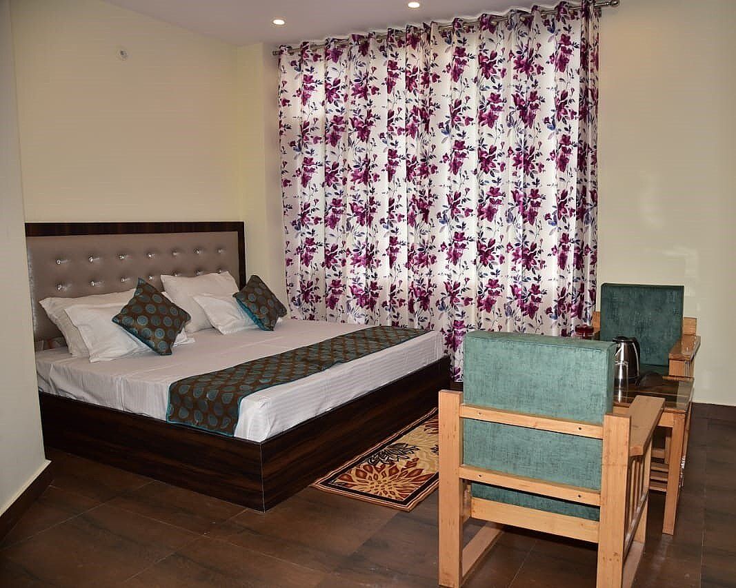 Royal Cedar Room