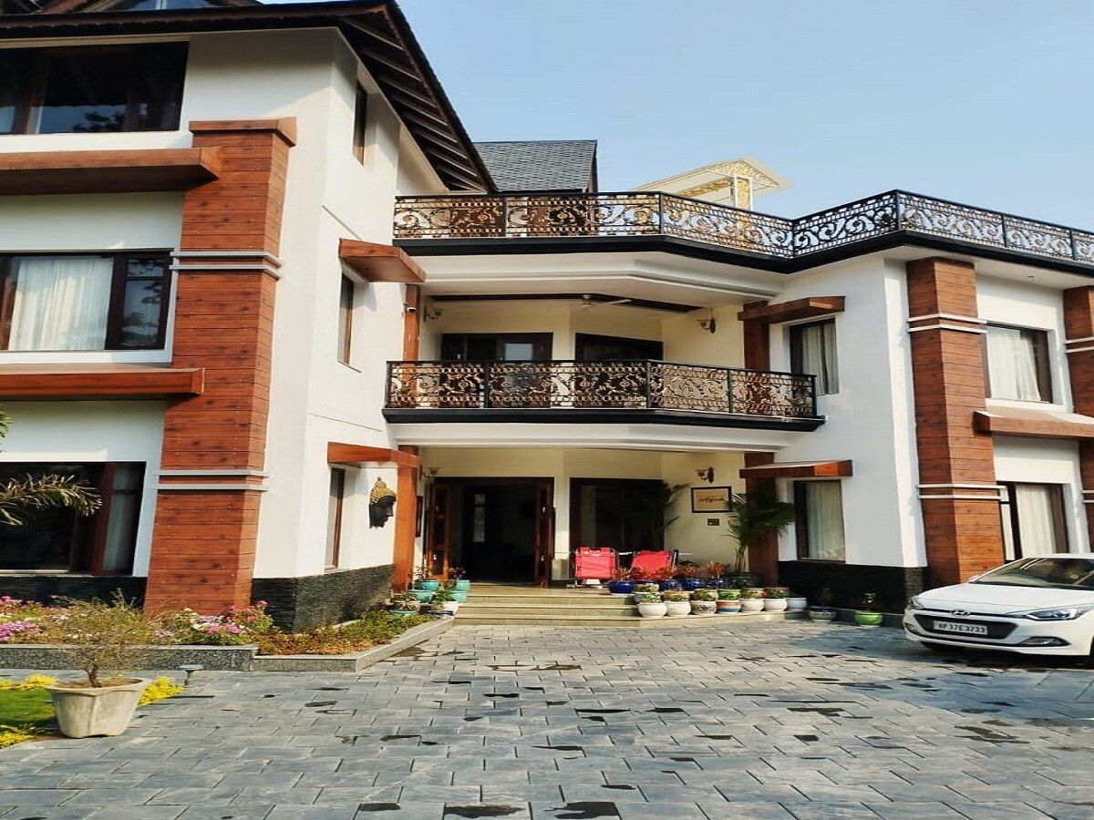 Matoshree Club & Resort