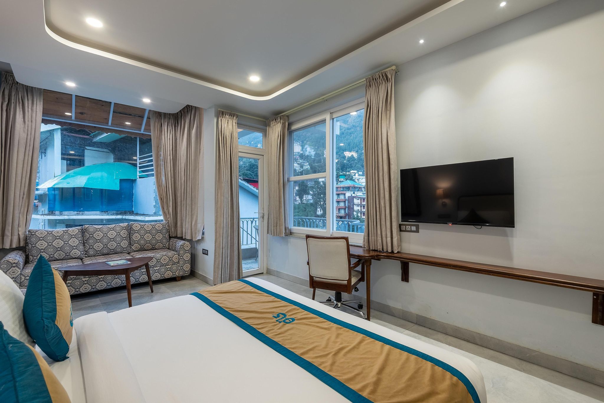 Spring Duplex Suite Mountain view With Balcony