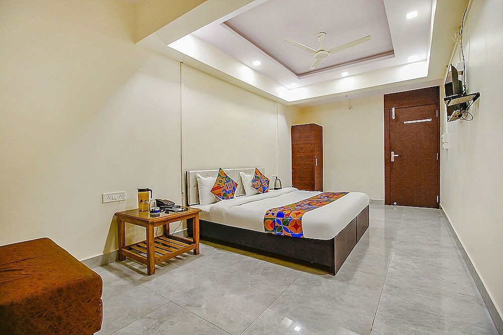FabHotel Sanskar Deluxe Room 2