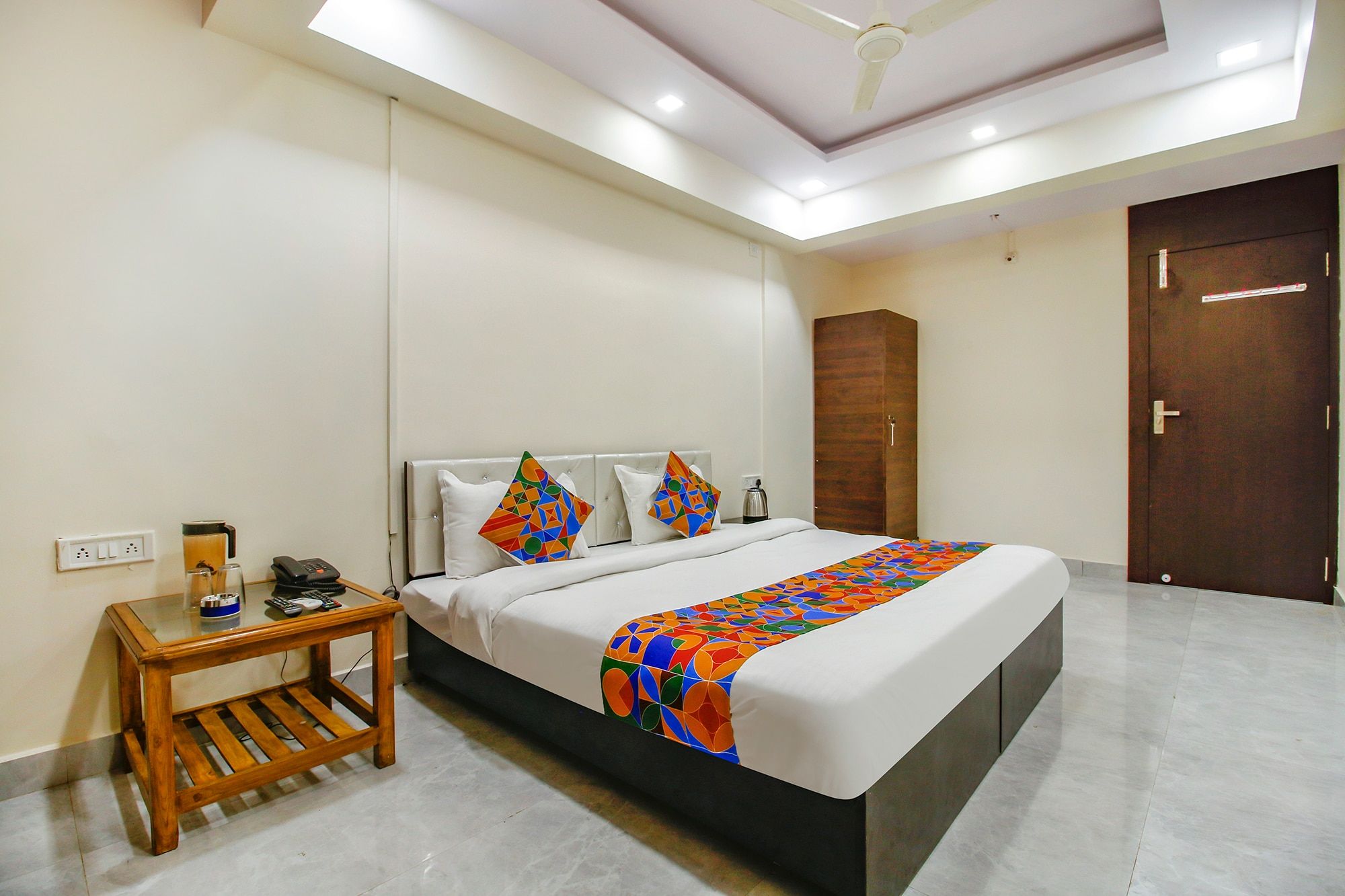 FabHotel Sanskar Deluxe Room 4