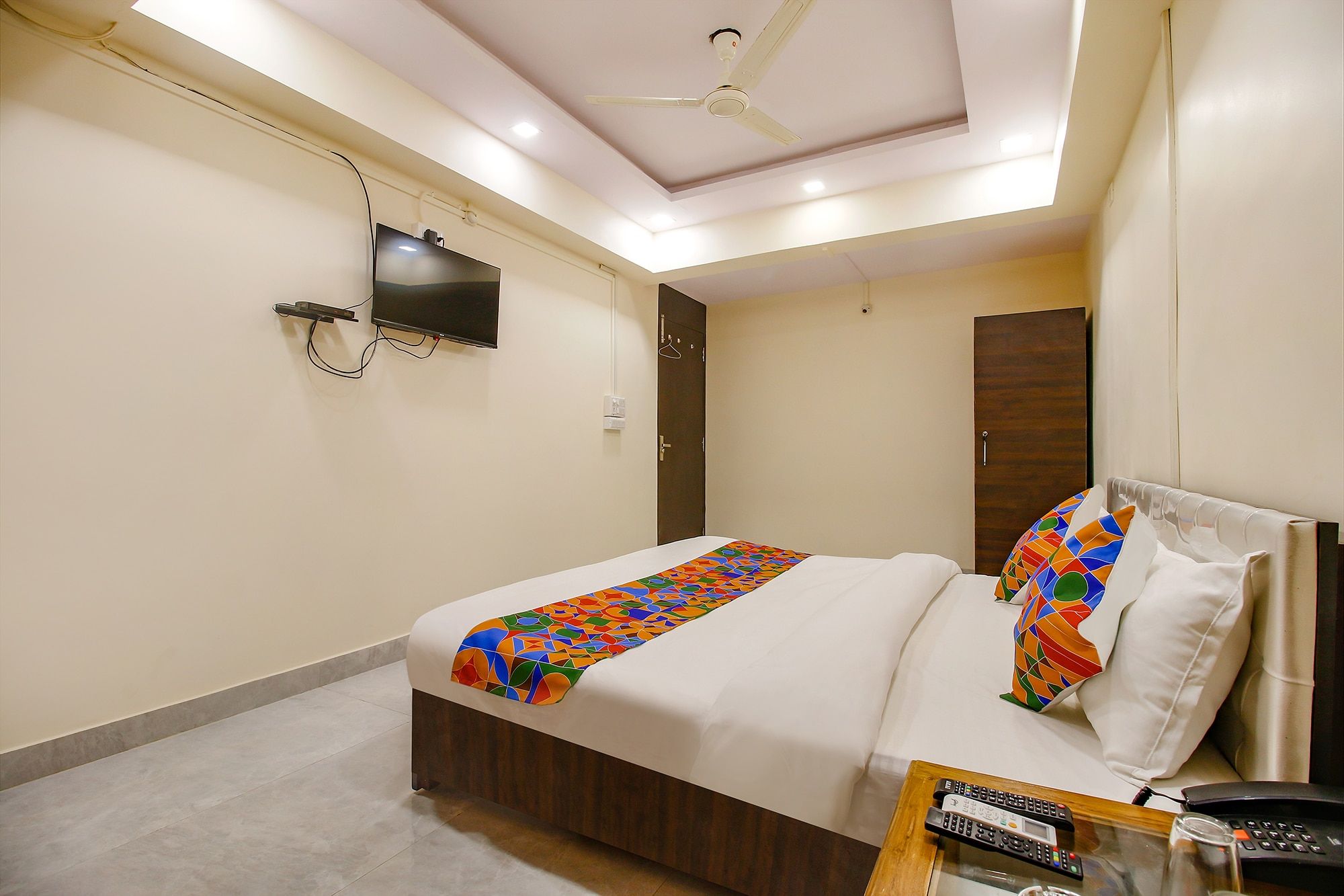 FabHotel Sanskar Deluxe Room 5
