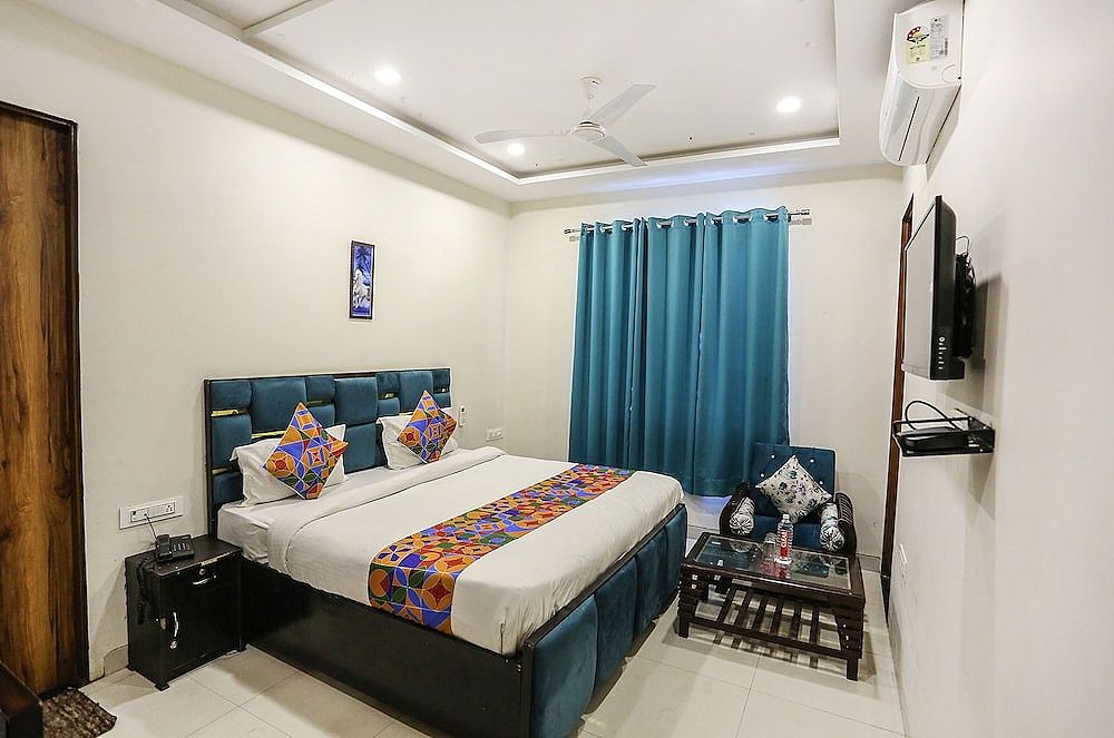 FabHotel Shiv Rachna Deluxe Room 13