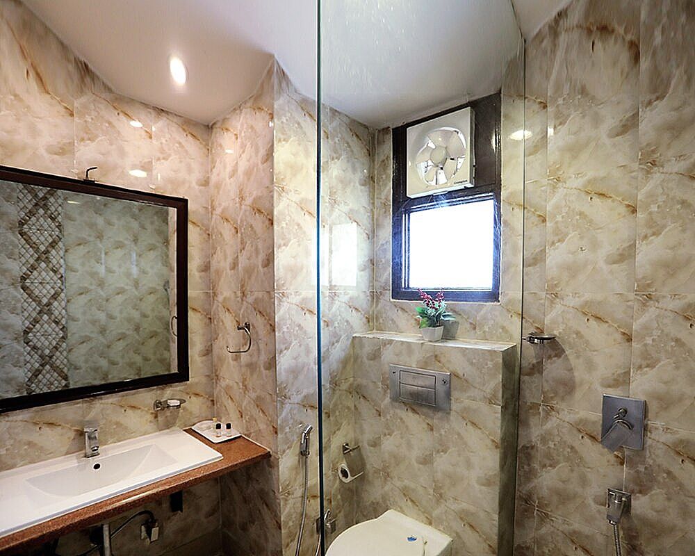 Hotel Palm Grand @ Naraina New Delhi Deluxe Suite 5