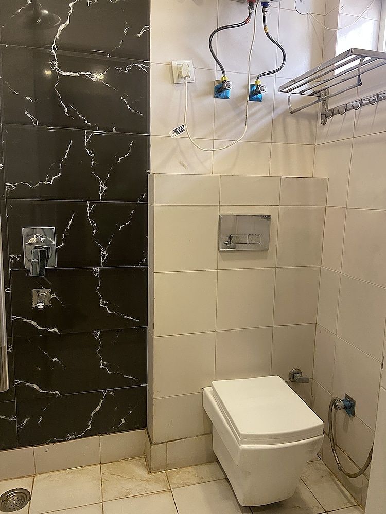 Hotel Red Chilly Deluxe Double Room 24