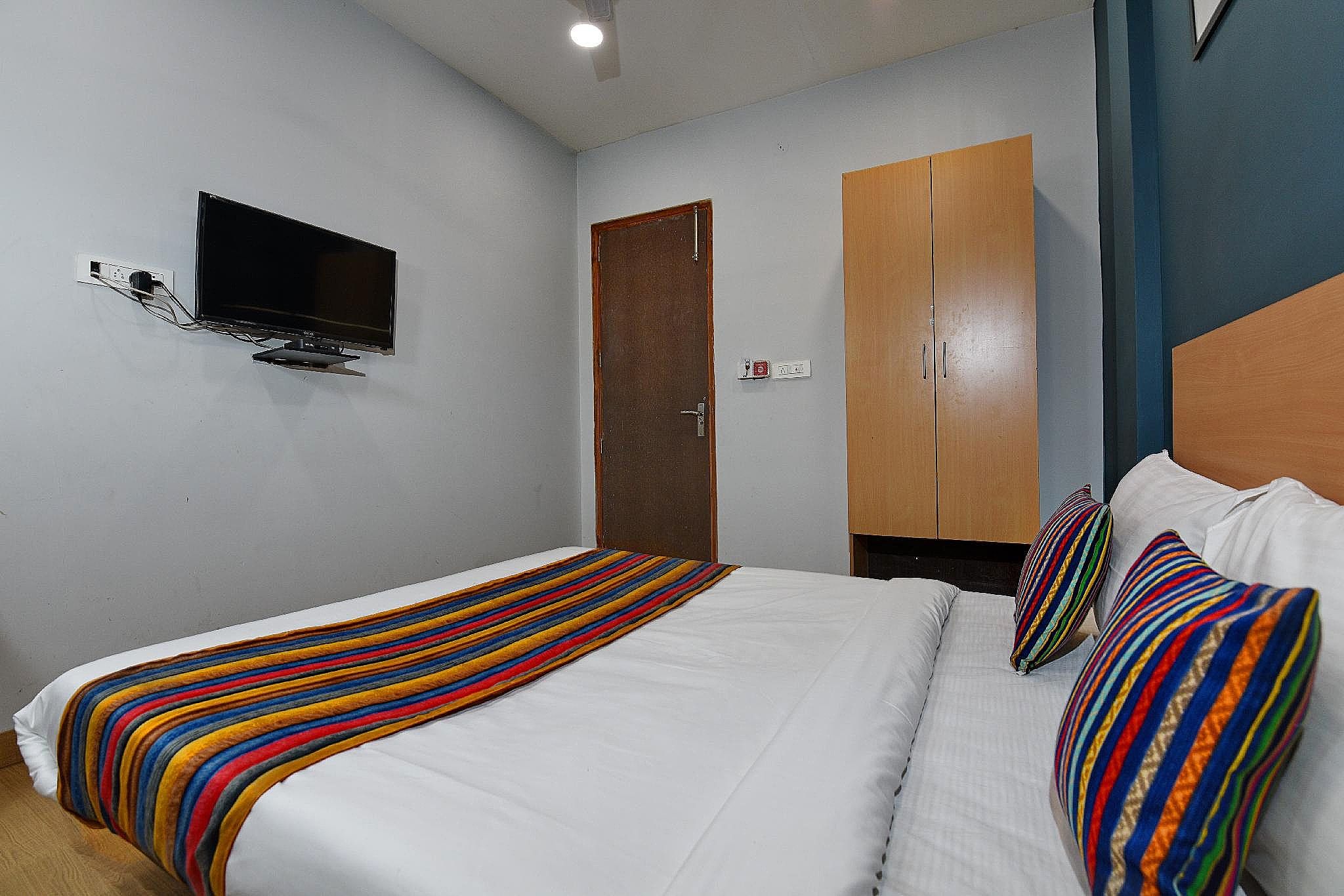 undefined Hotel Red Chilly 8