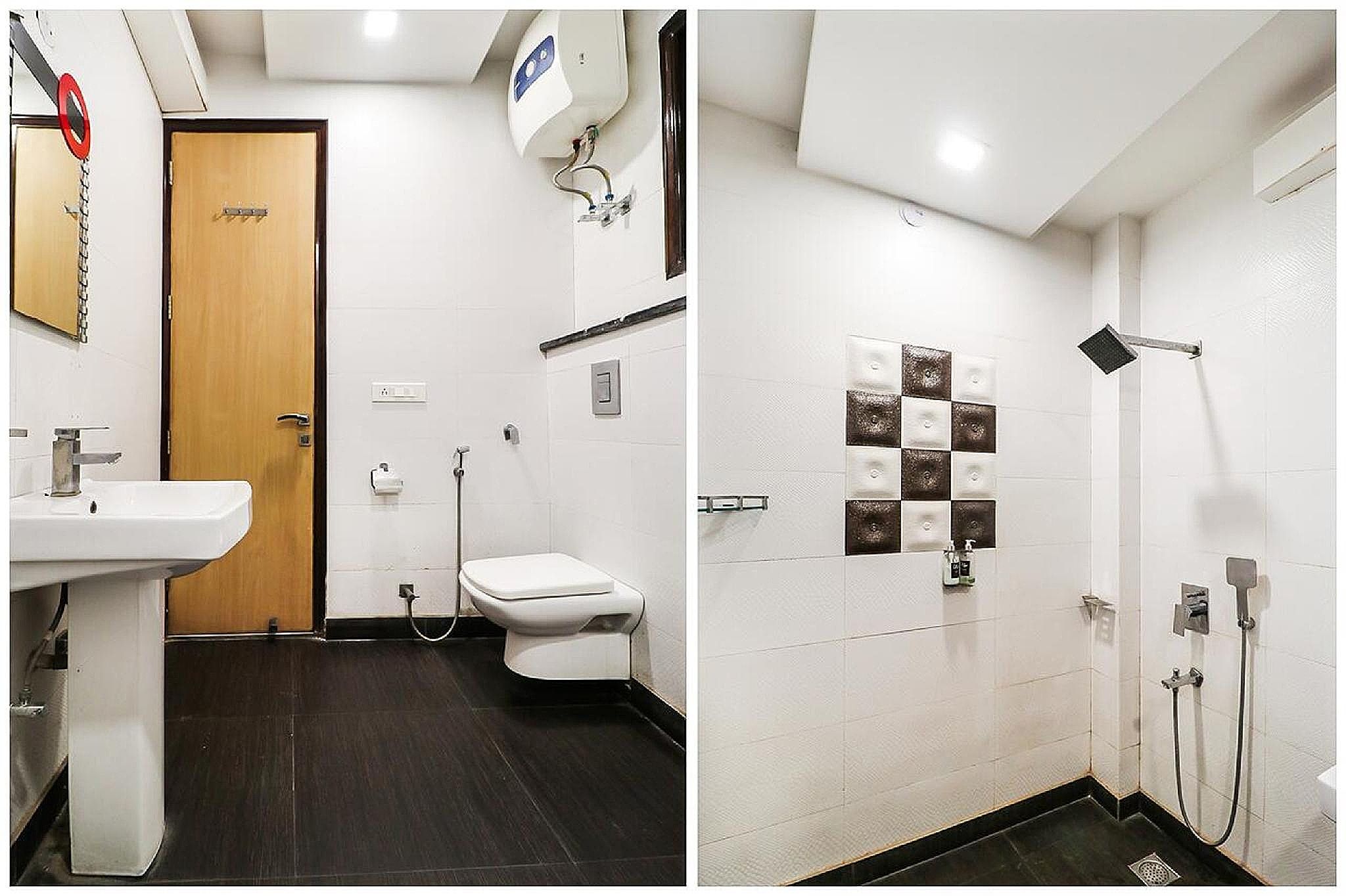 Hotel Red Chilly Deluxe Double Room 25