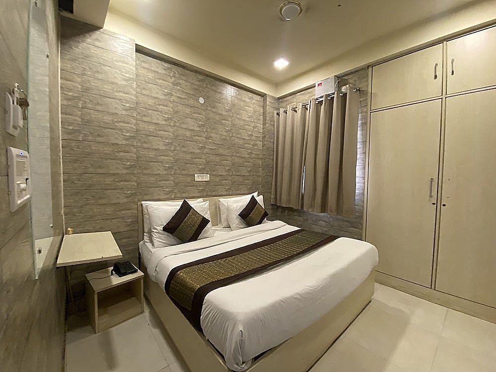 undefined Hotel Red Chilly 5