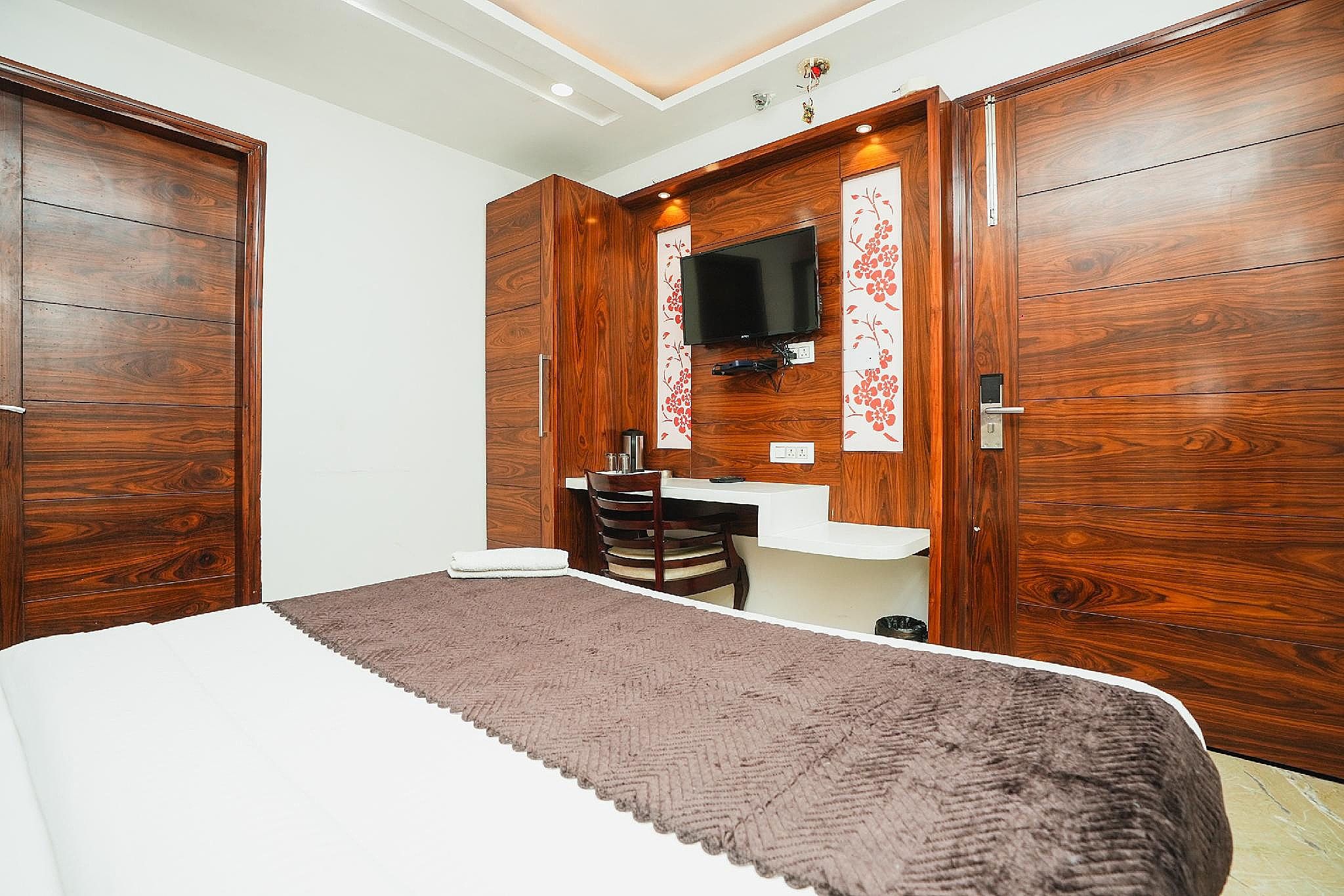 Hotel Kabir Palace Deluxe Double Room 3