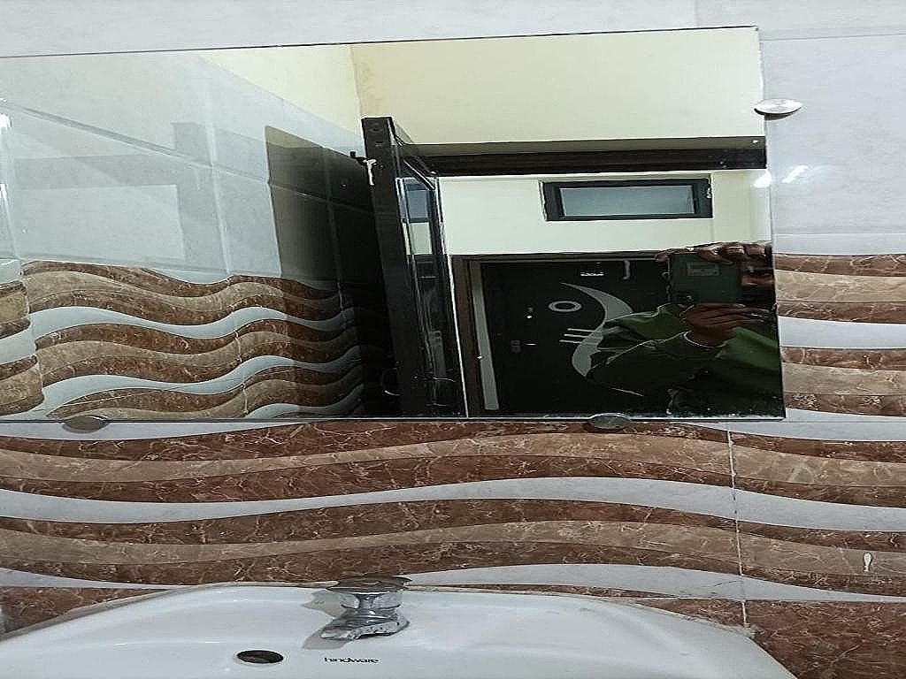 Staygo Near Railway station Double Bed Non AC 17