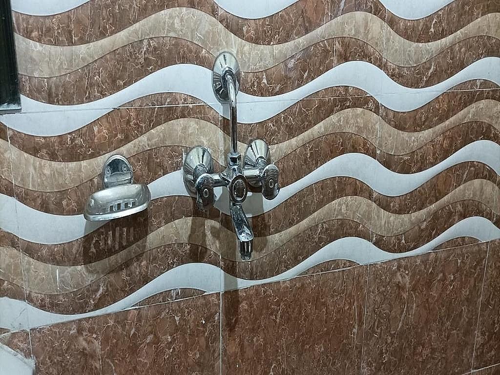 Staygo Near Railway station Double Bed Non AC 19