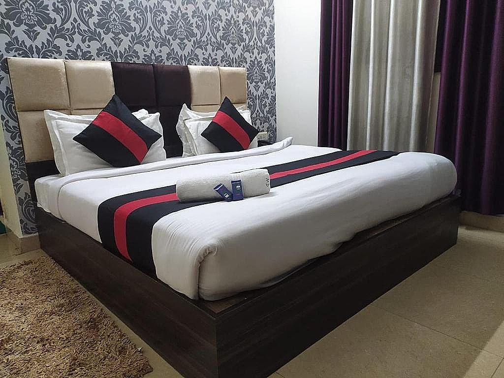 Double Bed AC