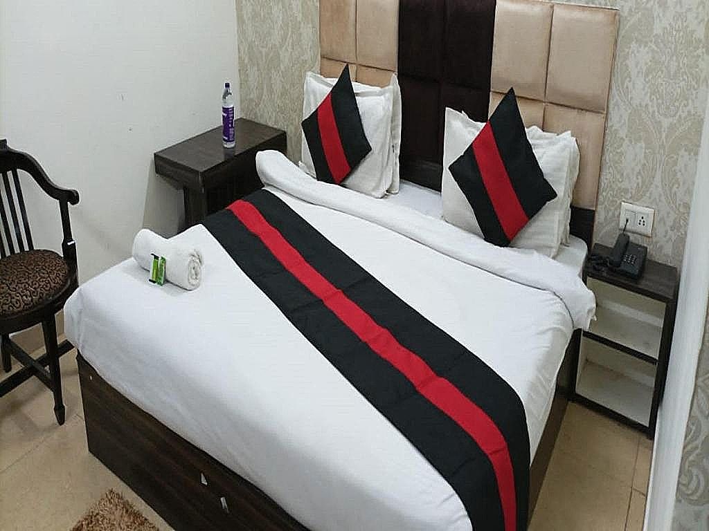 Double Bed AC