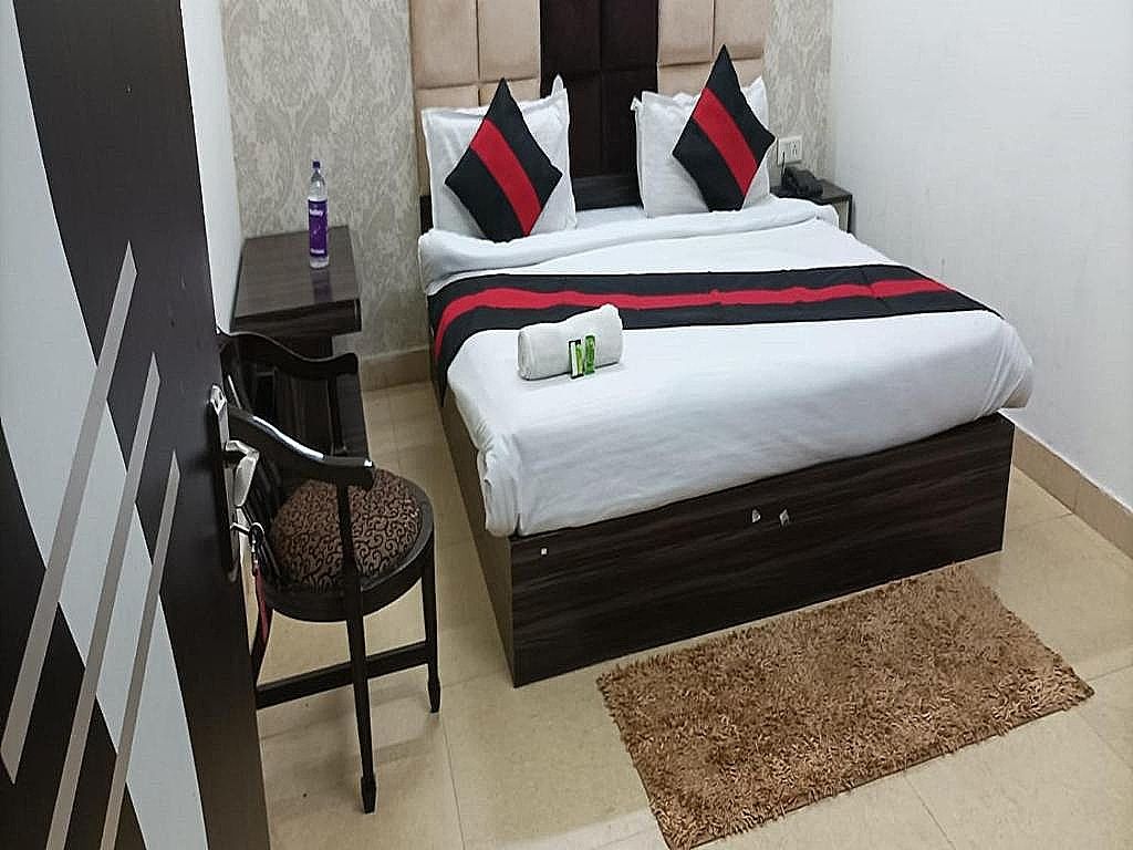 Double Bed AC