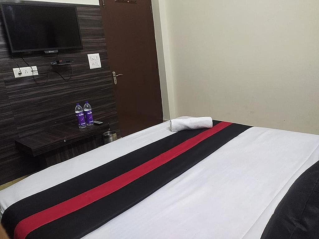 Double Bed AC