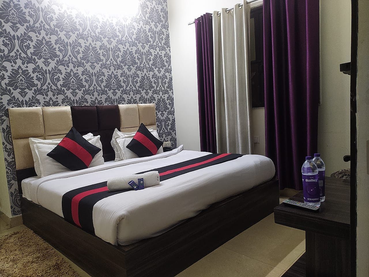 Double Bed AC