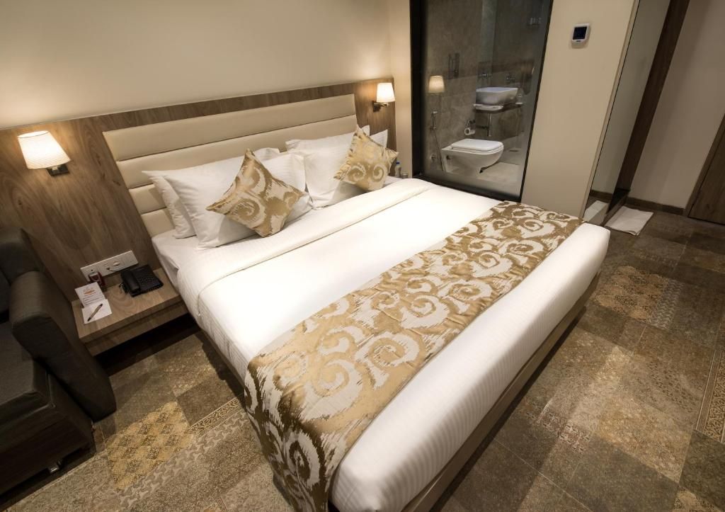 Hotel Aurus Deluxe Double Room 3