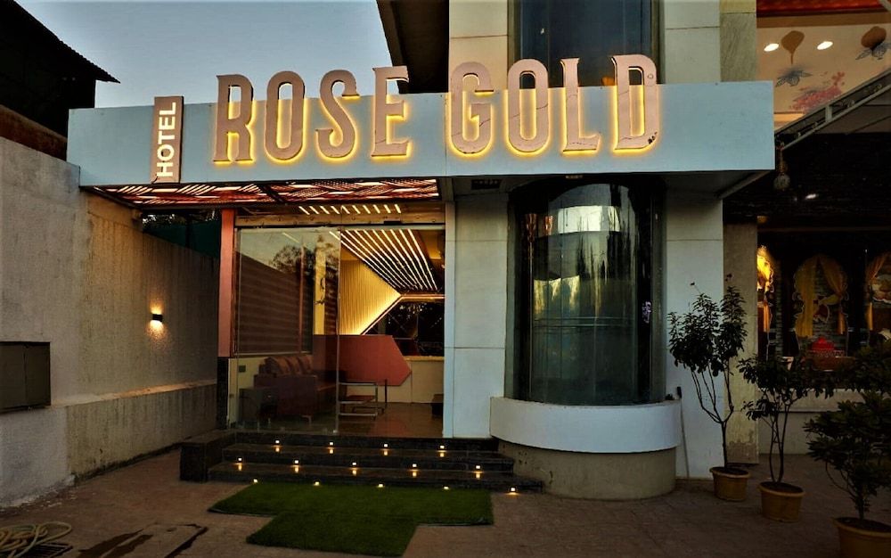 undefined Hotel Rose Gold 6