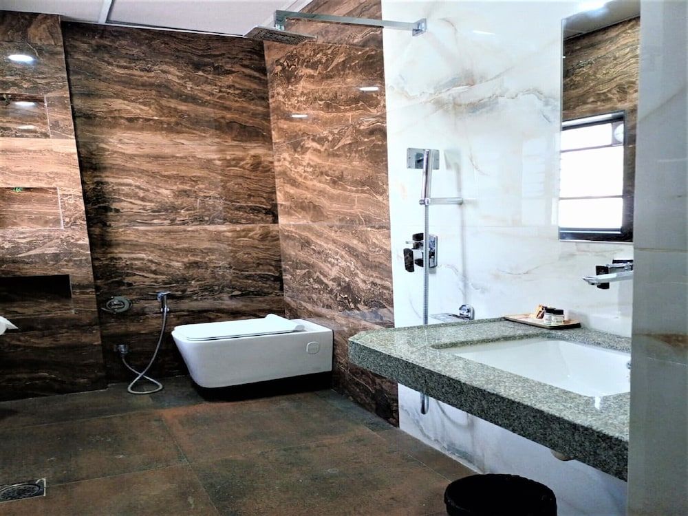 Hotel Rose Gold Deluxe Ac Room 4