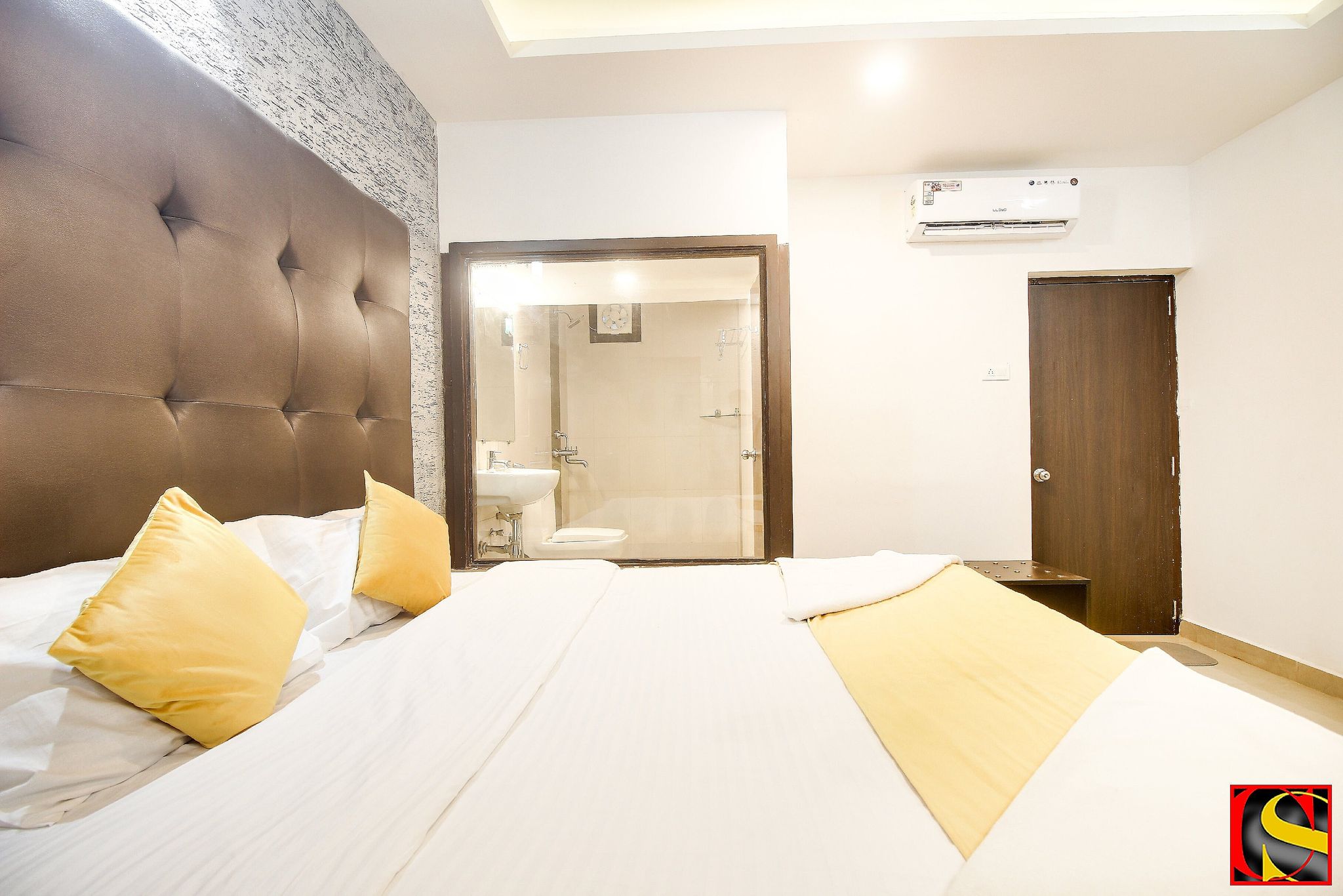 Candolim Sands Deluxe Room