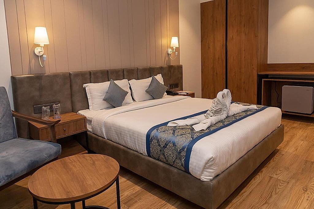 Suite  ( Locals and Unmarried couples are not allowed)