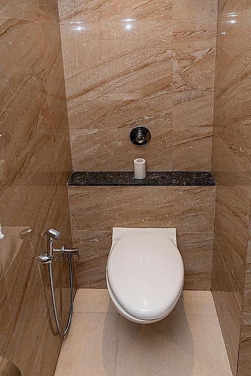 Pinnacle Grand Hotel Executive Room  ( Locals and Unmarried couples are not allowed) 5