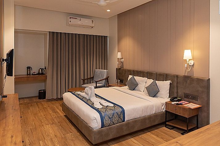 Suite  ( Locals and Unmarried couples are not allowed)