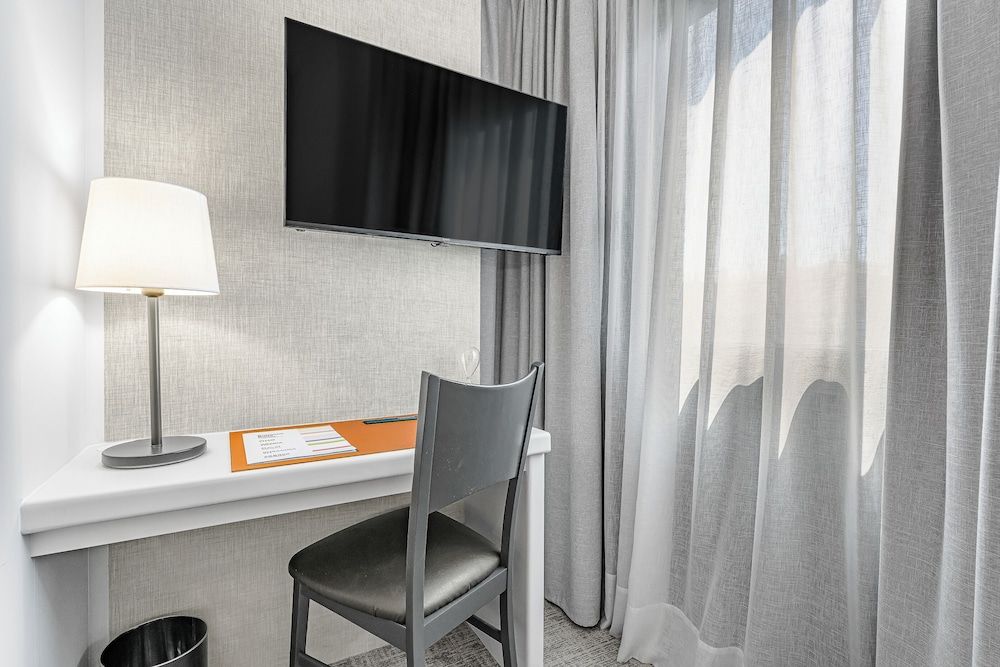 Acacia Suite Superior Suite, Kitchenette 8