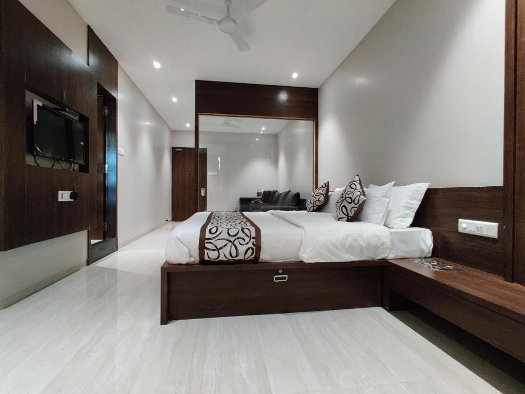 undefined Hotel Runwal Tower 4