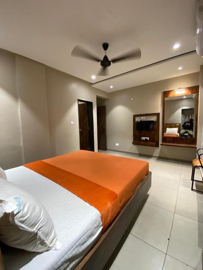 Deluxe AC Room