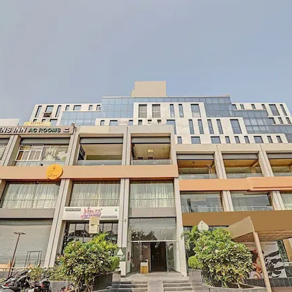 undefined Hotel Avens Inn