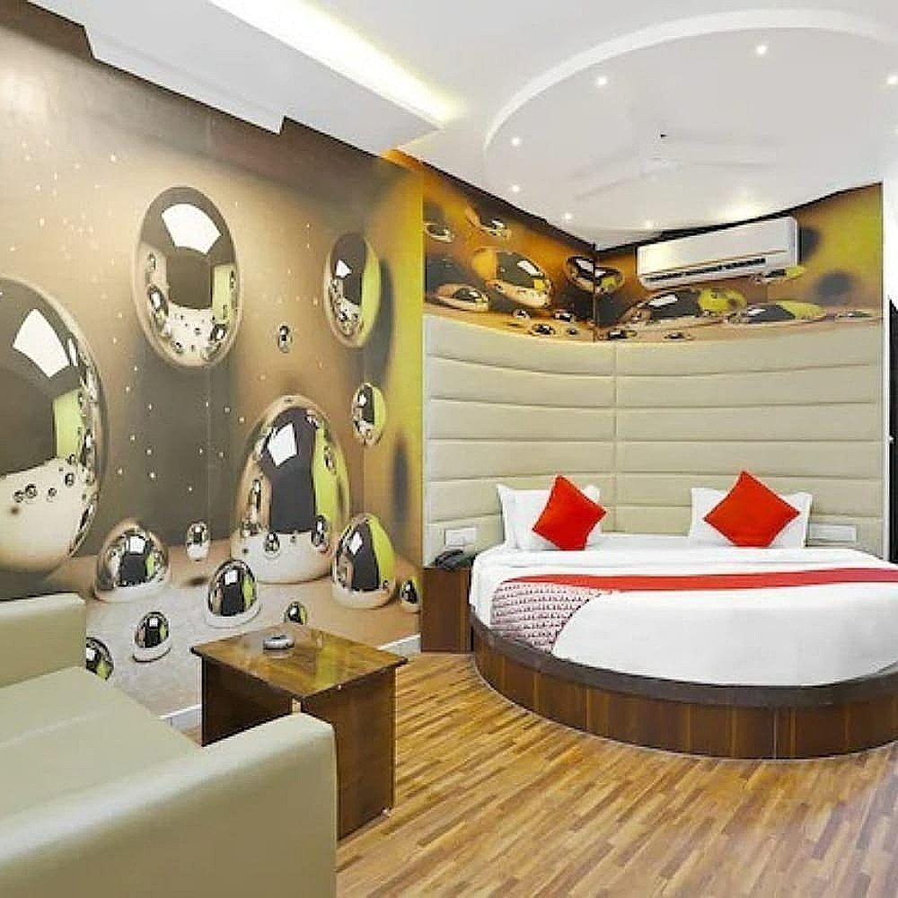 AC Suite Room with Round Bed