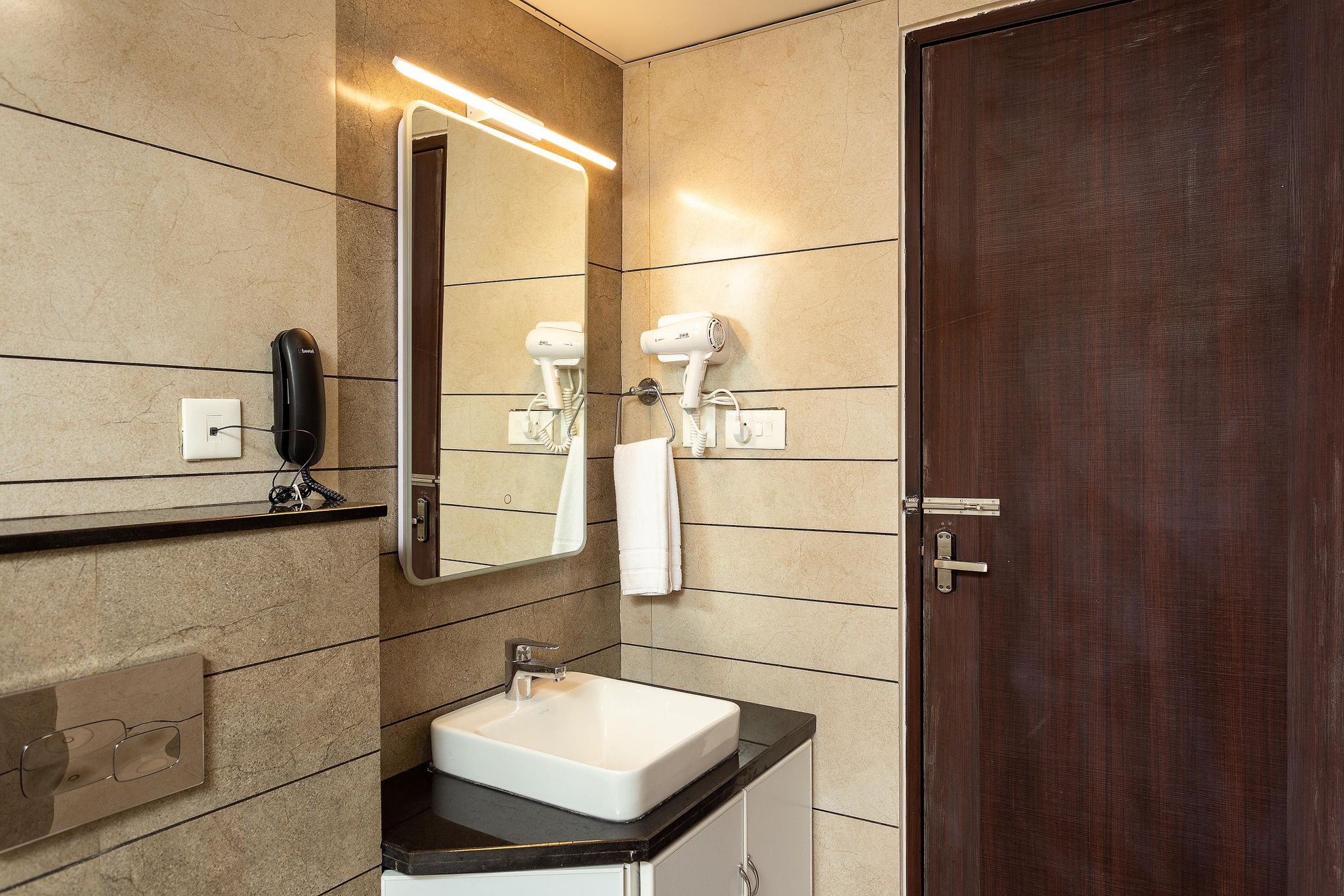 Deluxe Room AC