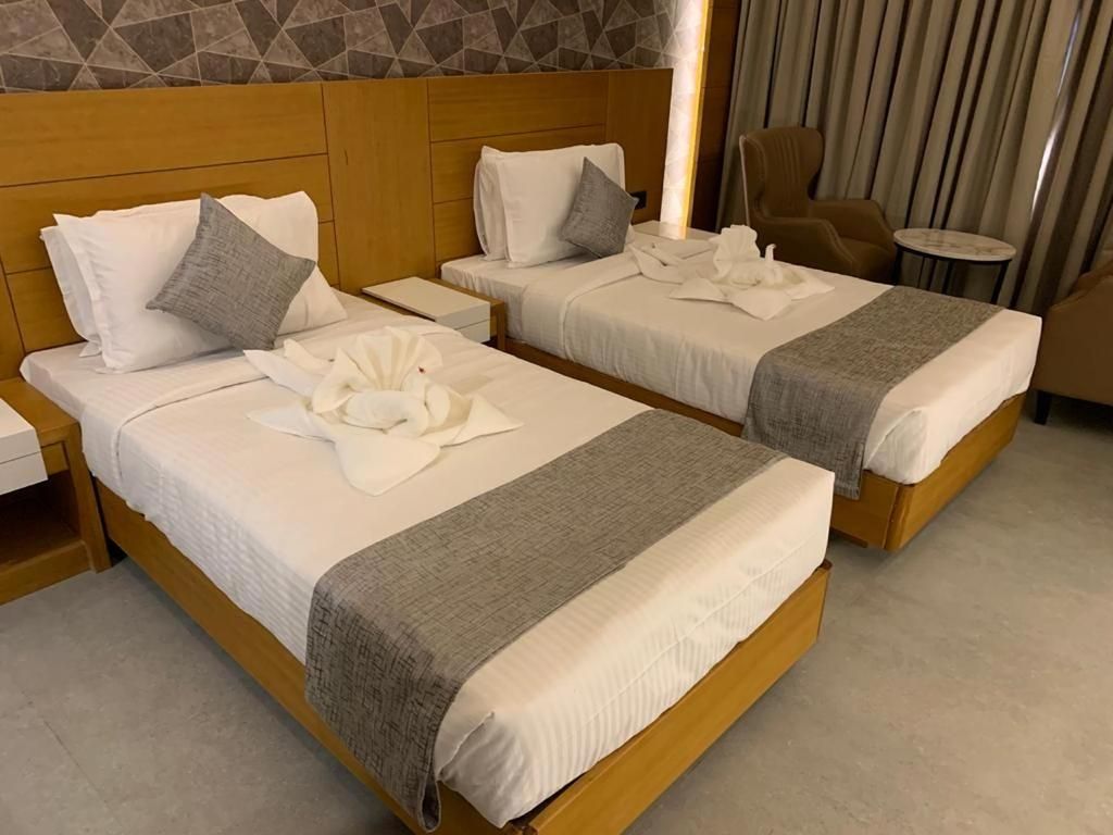 Mothi Mahal Deluxe Double Room 7