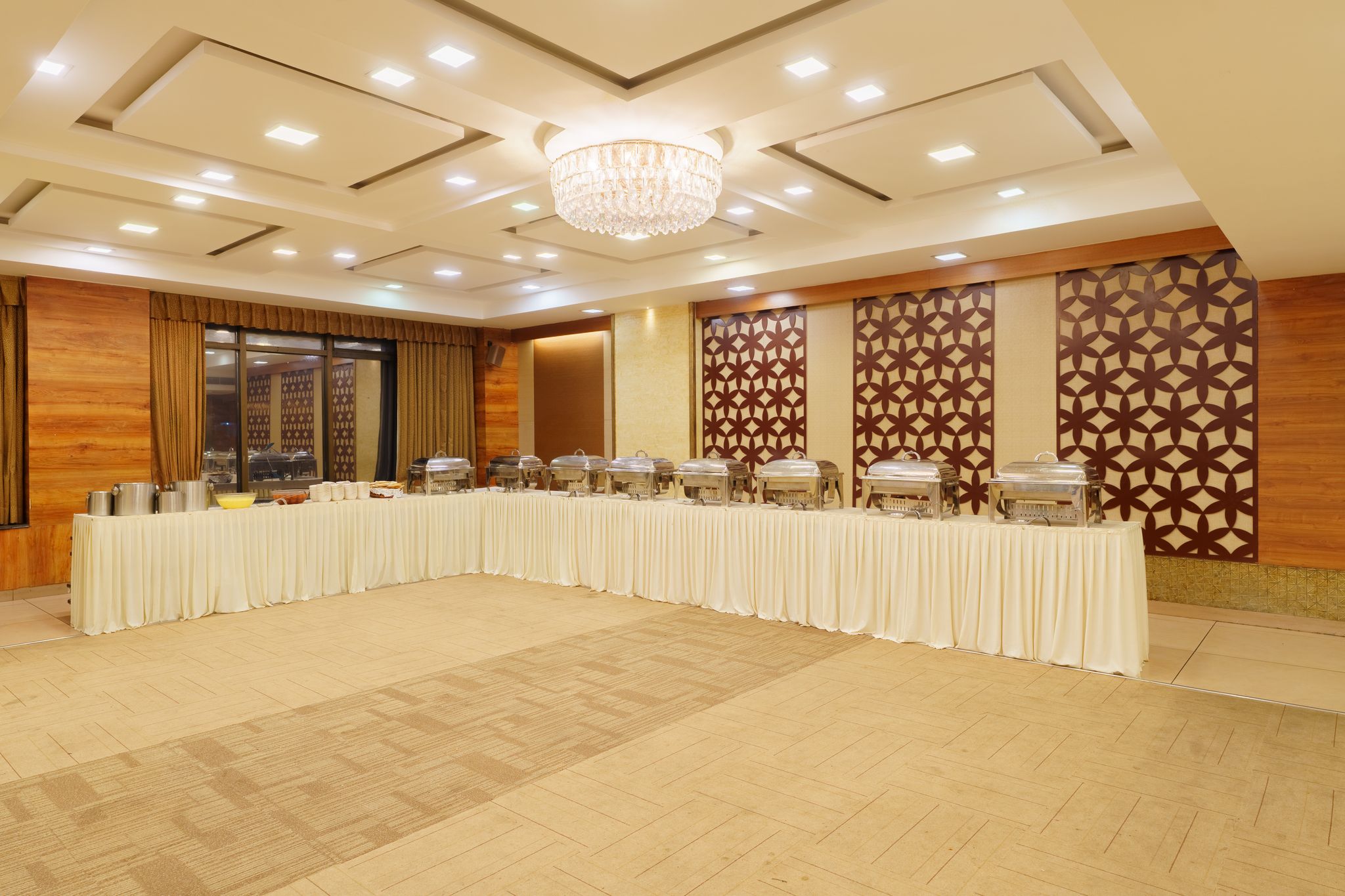 undefined The Platinum Hotel 8