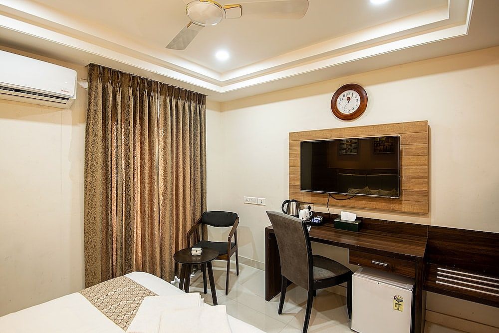 M Square Hotel Deluxe Double Room