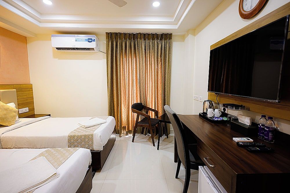 M Square Hotel Deluxe Twin Room 4