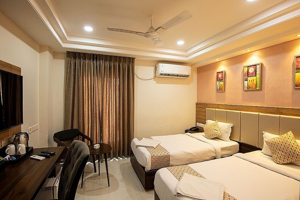 M Square Hotel Deluxe Twin Room 3