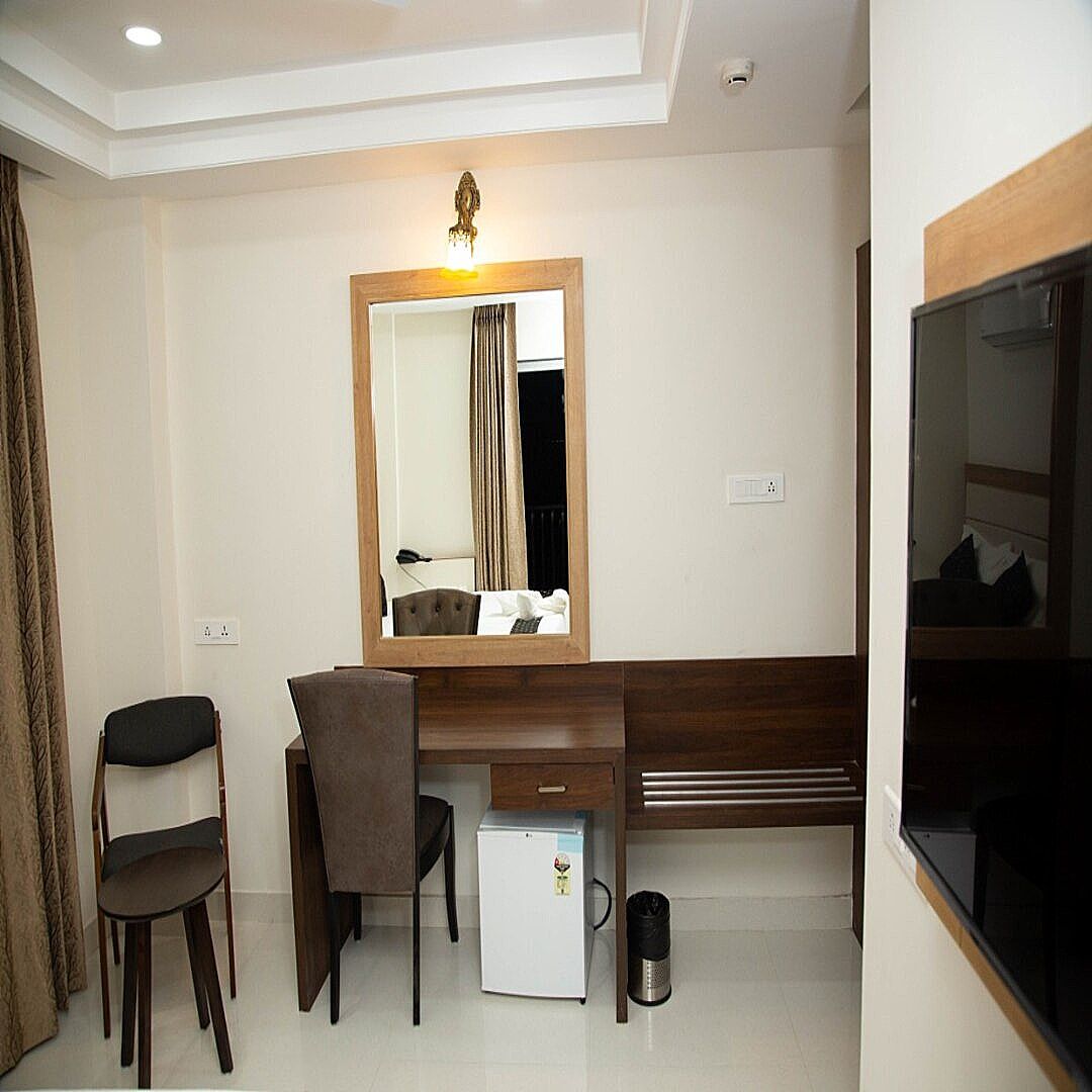M Square Hotel Deluxe Twin Room 8