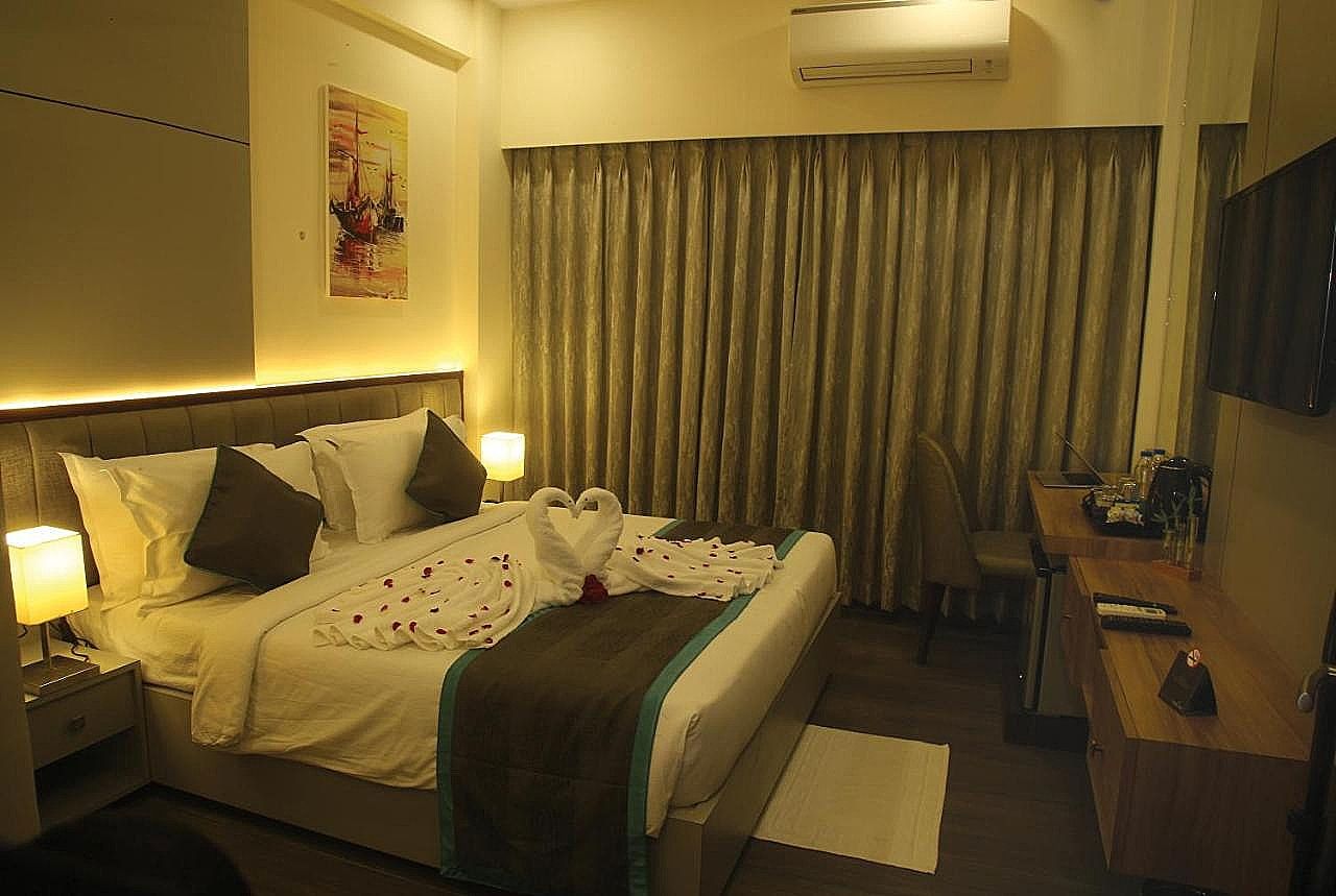 Park Iris - Bharathi Nagar Superior Luxury King Room 2