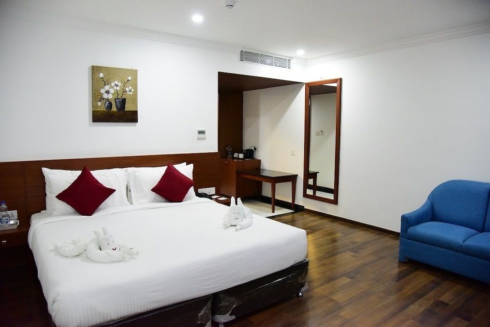 Royal Room, City View, Corner