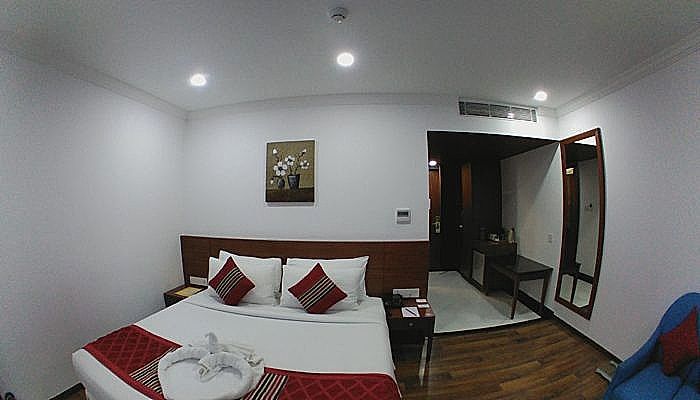 Hotel Royal Comfort Royal Deluxe Room 3