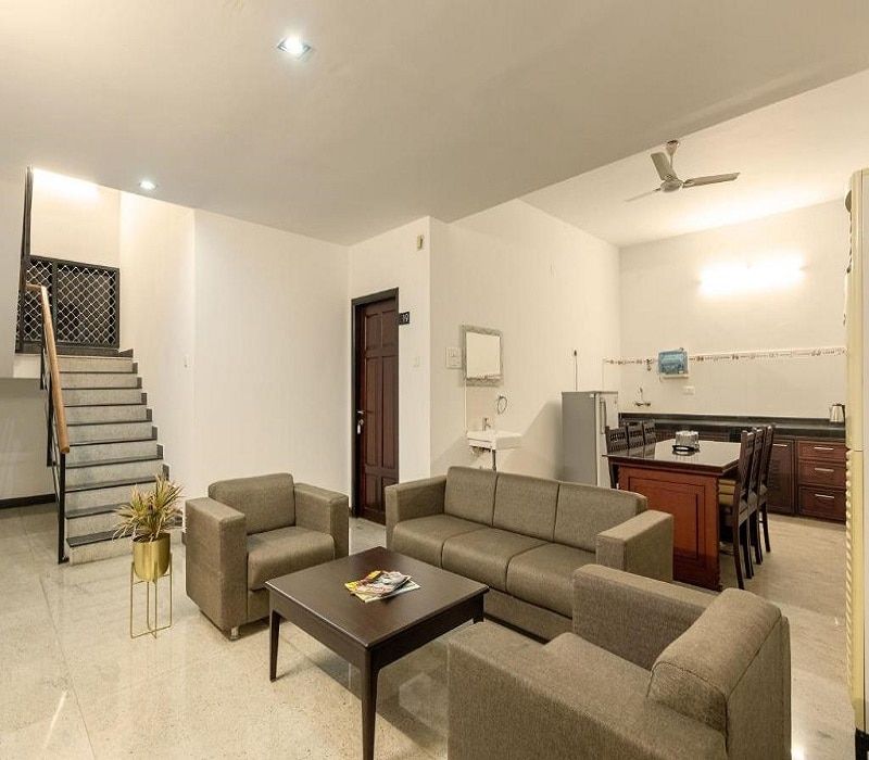 Hotel Paramount Suites & Service Apts