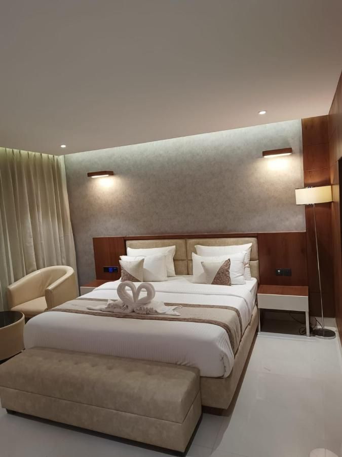 Royal Plaza Suites by RAK Rooms  Deluxe Double Room 4
