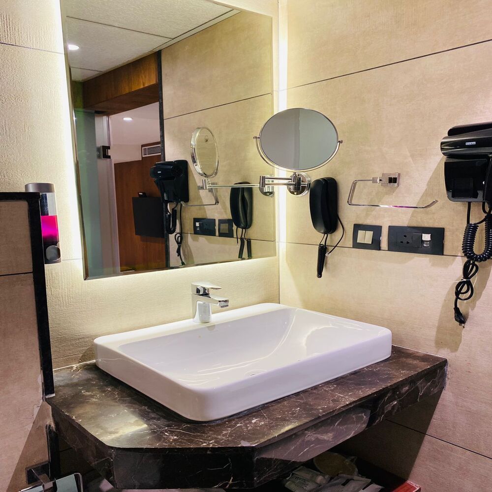 Royal Plaza Suites by RAK Rooms  Deluxe Double Room 10